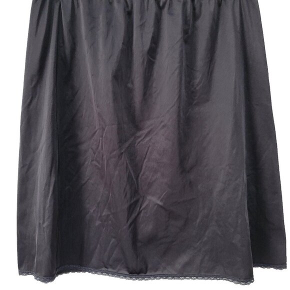 Vanity Fair Half Slip Size 20 L/42 Black Lace Trim Nylon Sexy Lingerie Back Slit - Picture 1 of 4